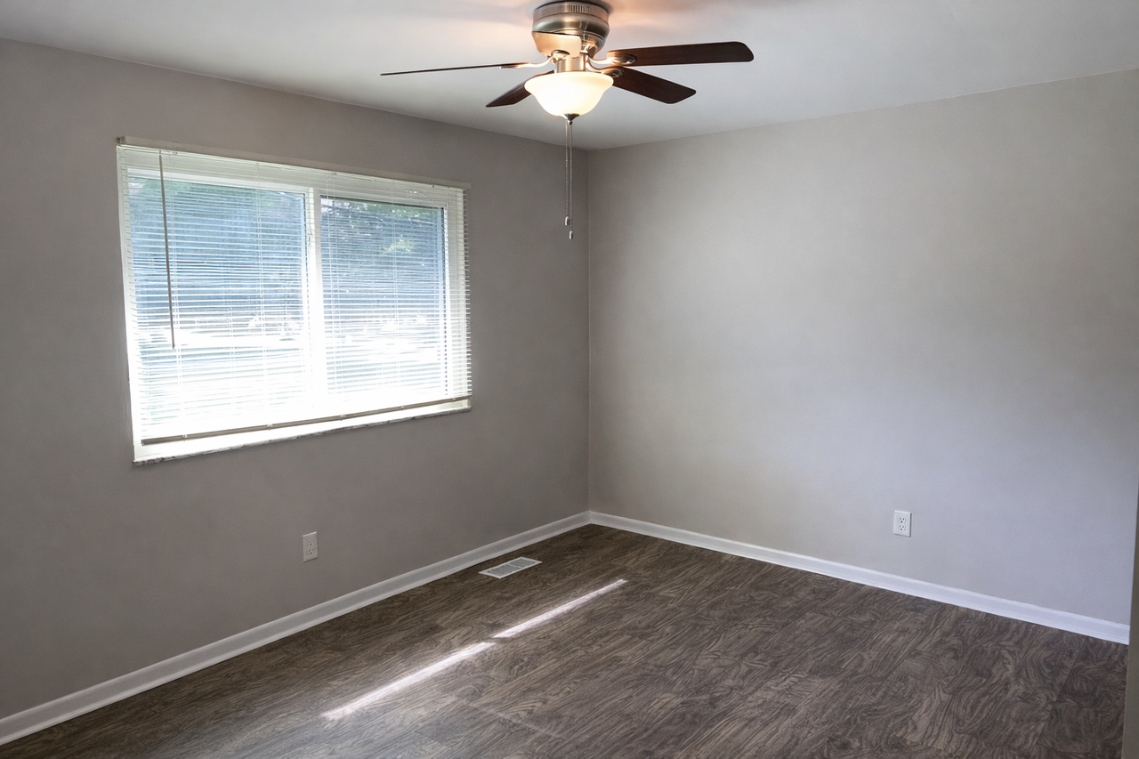 2656 W 60th St #1 - Photo 7 of 18