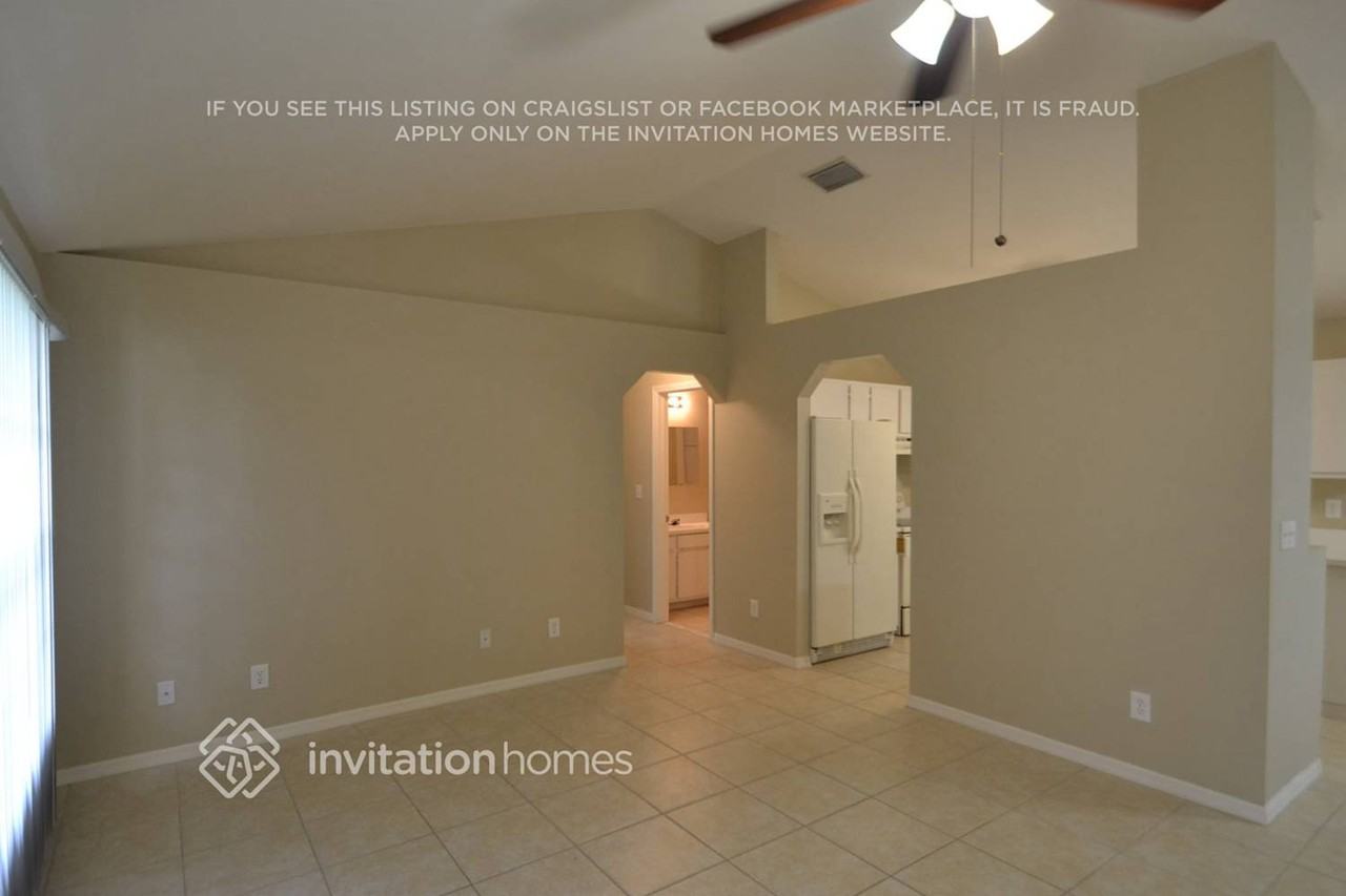 521 Sw 23rd Ter - Photo 2 of 11