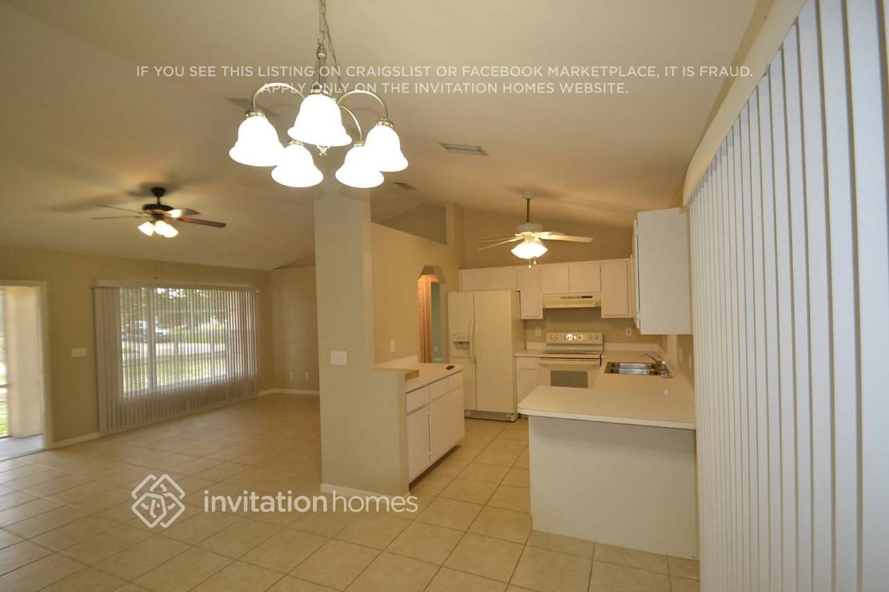 521 Sw 23rd Ter - Photo 3 of 11