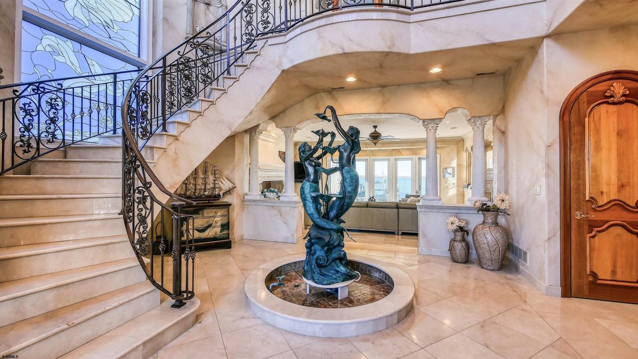 530 W Shore Dr - Photo 2 of 50