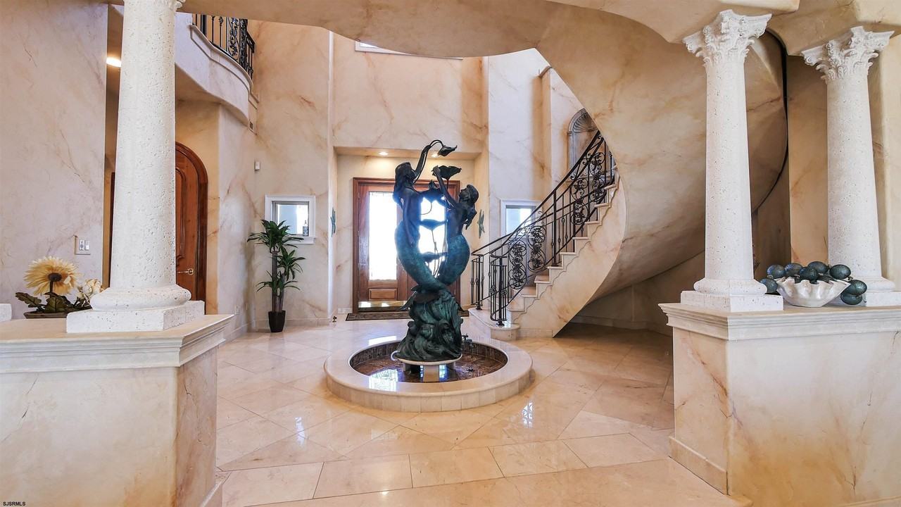 530 W Shore Dr - Photo 4 of 50