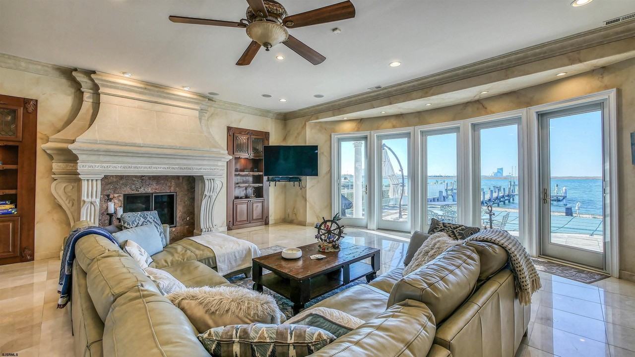 530 W Shore Dr - Photo 7 of 50