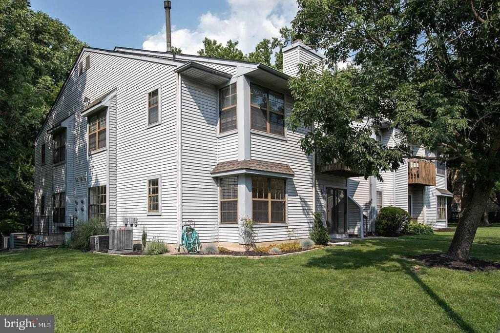 428 Durham Ct - Photo 2 of 22