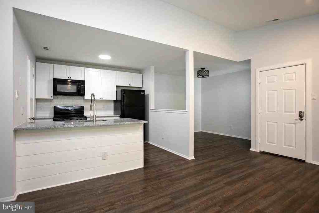 428 Durham Ct - Photo 7 of 22