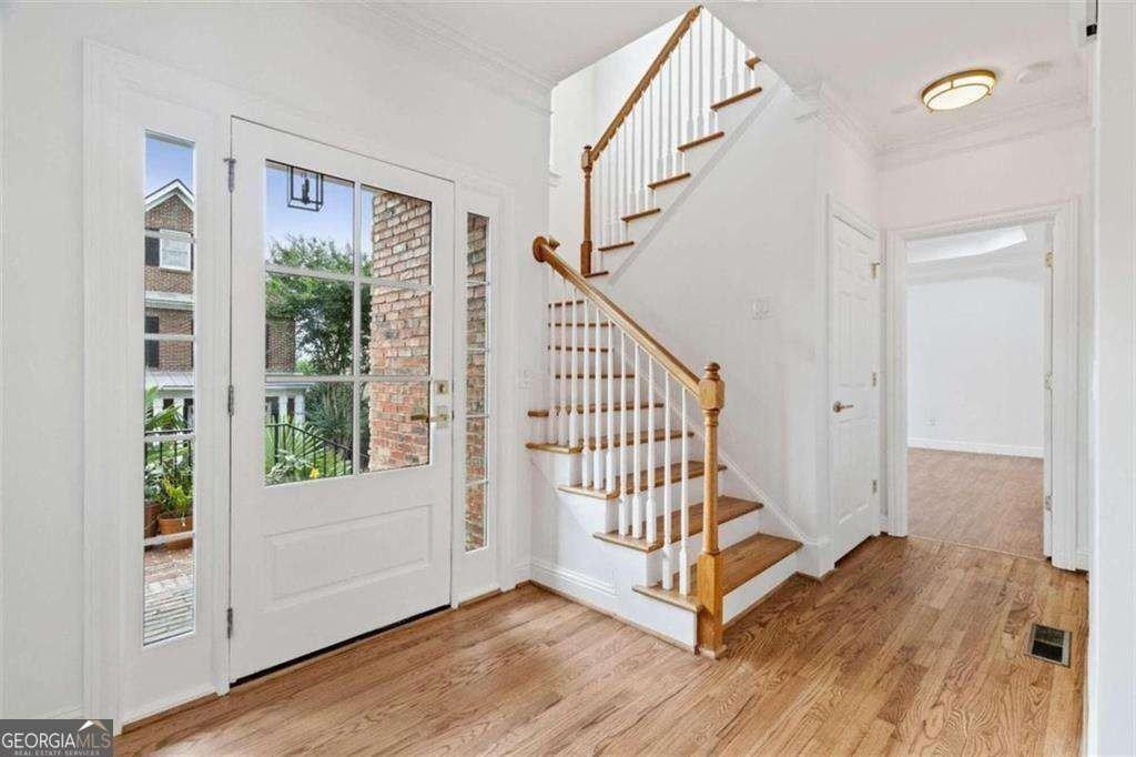 1711 Summit Glen Ln Ne - Photo 3 of 42