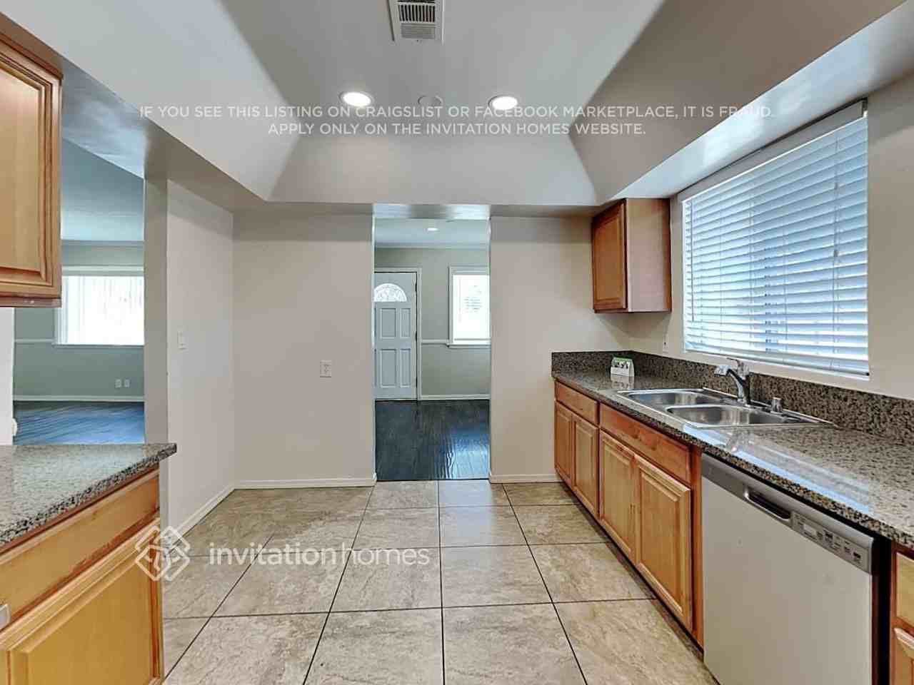 10751 Woodward Ave - Photo 5 of 18