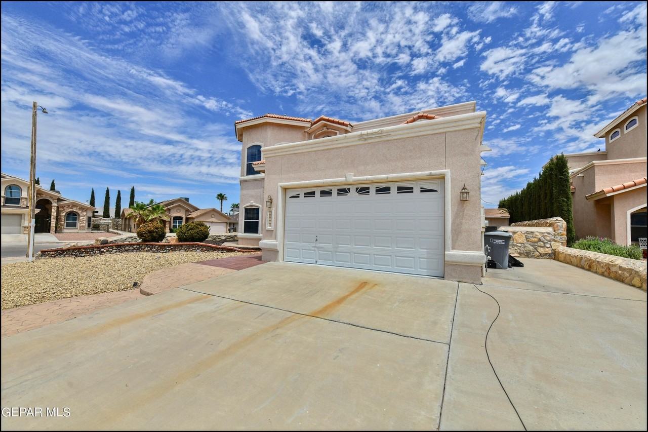13049 Tierra David Ct - Photo 3 of 26