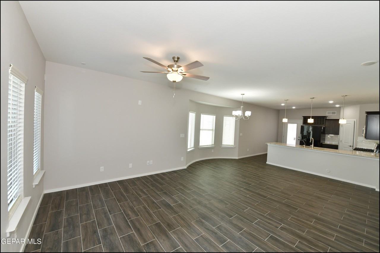 544 Cedarwood Ave - Photo 5 of 41