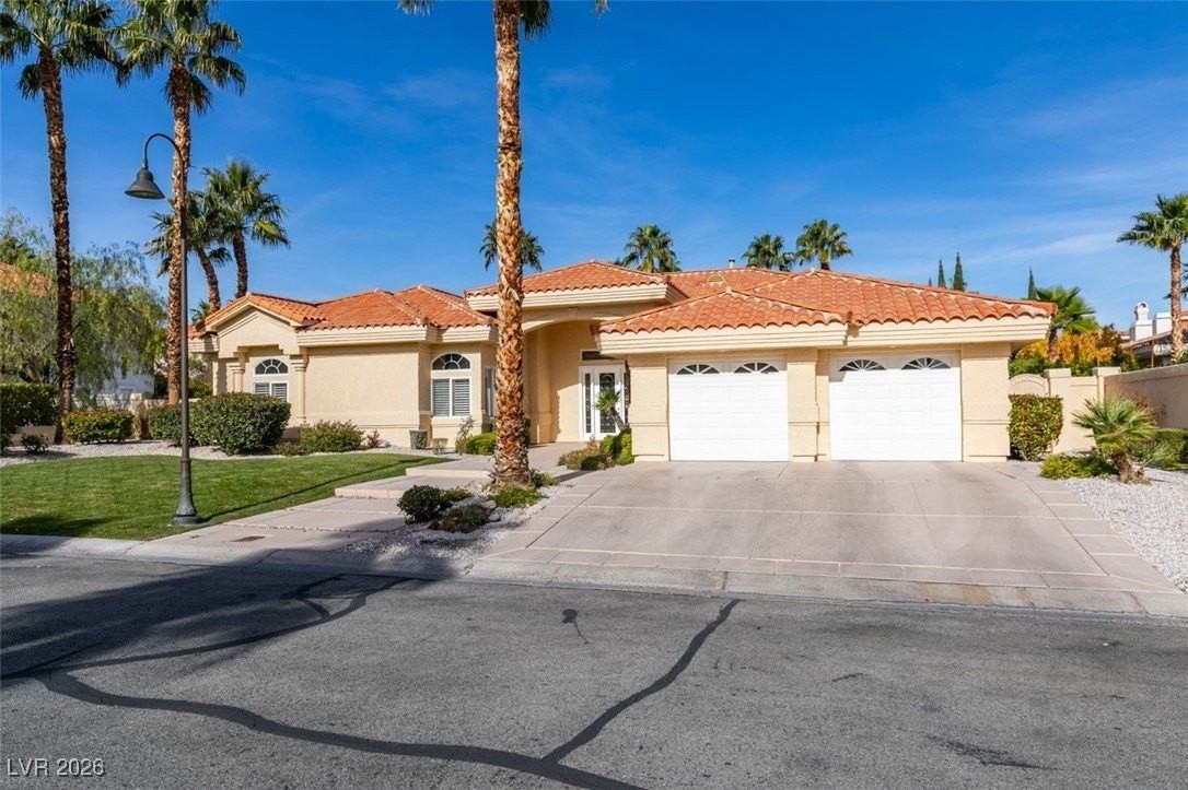 8706 Mesa Madera Dr - Photo 3 of 50