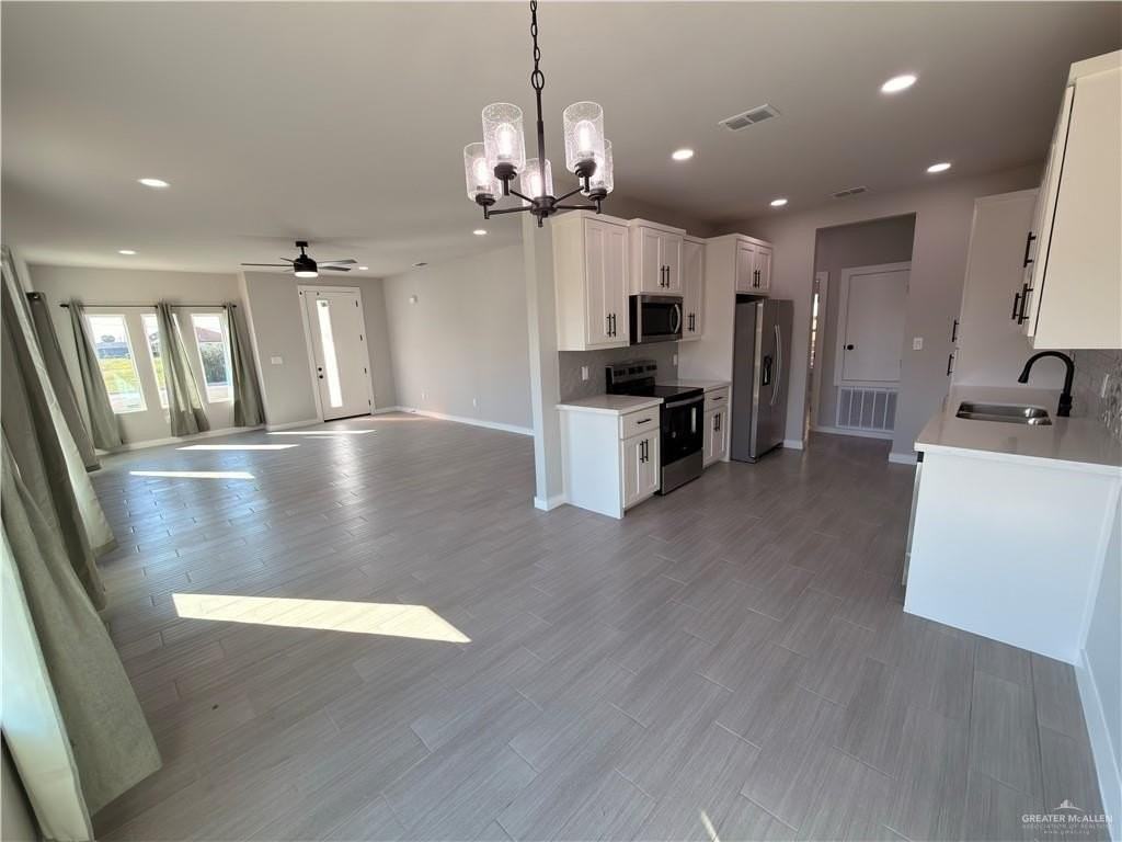 3513 E Barkley St - Photo 4 of 19