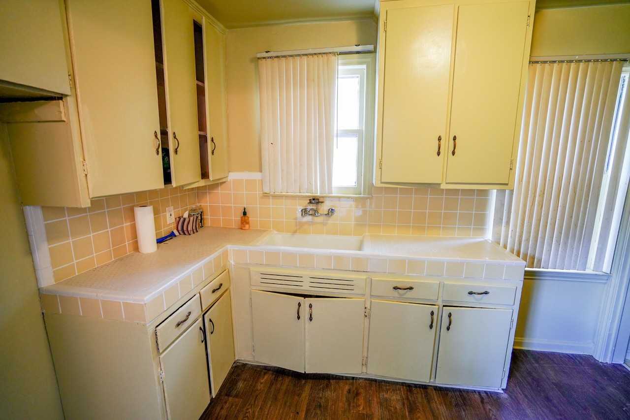 17199 Meyers Rd - Photo 6 of 10