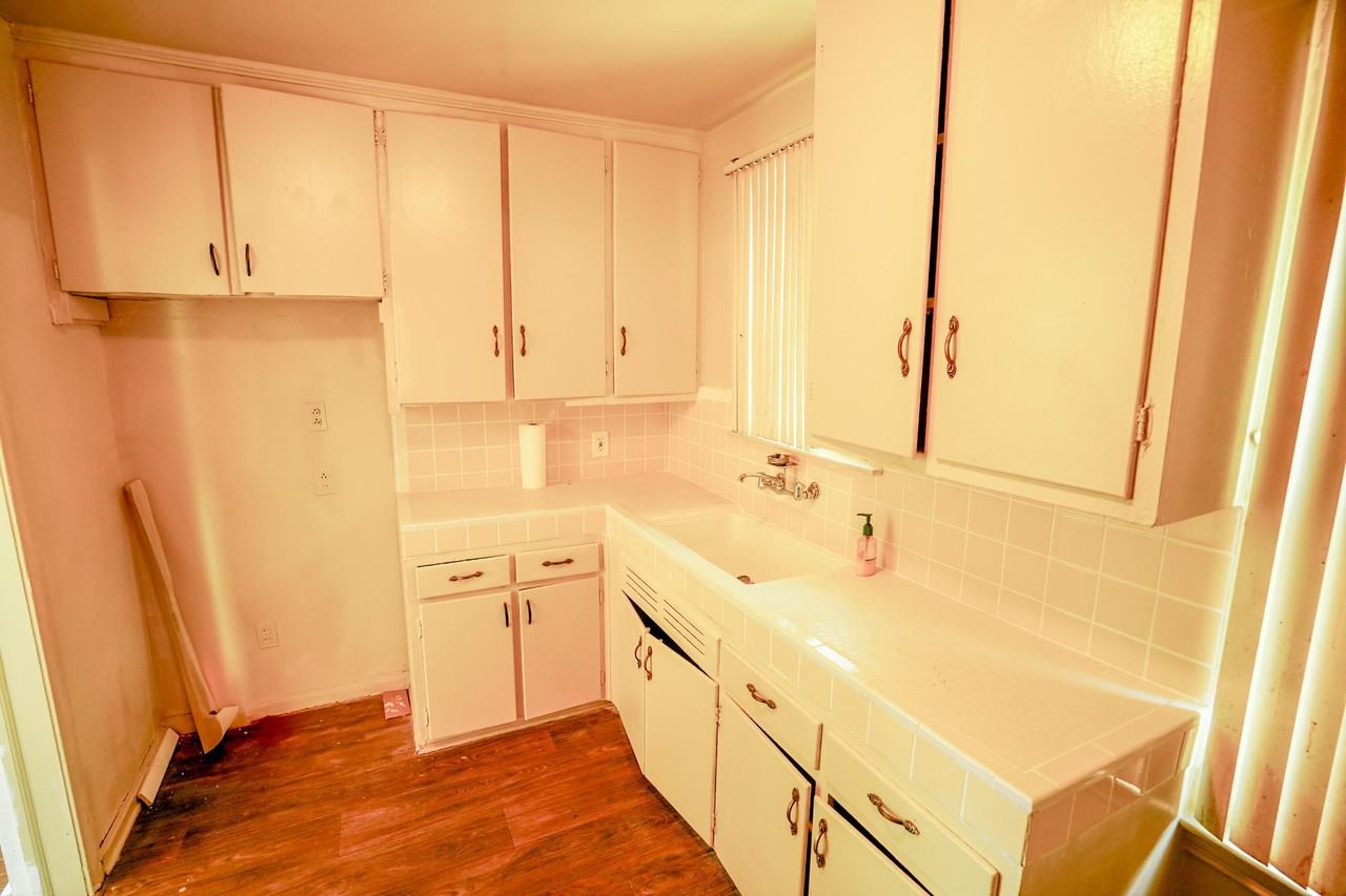 17199 Meyers Rd - Photo 7 of 10