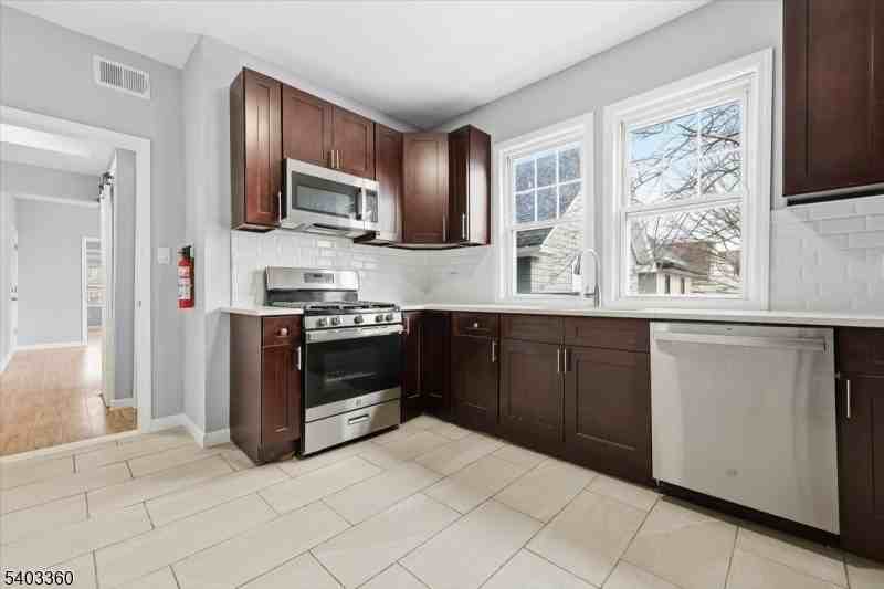 76 Riggs Pl #2 - Photo 4 of 24