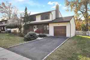 featured image of 11 Lenox St