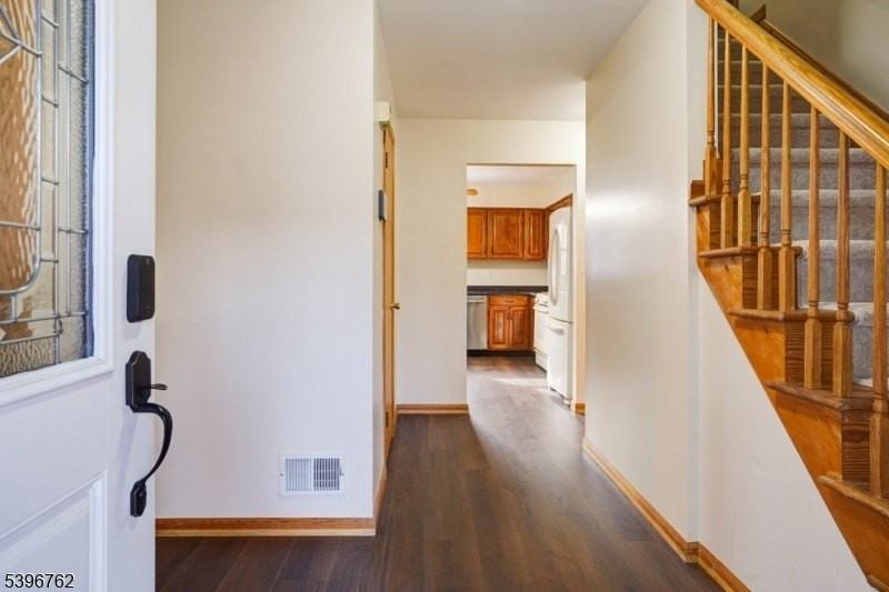 11 Lenox St - Photo 5 of 34