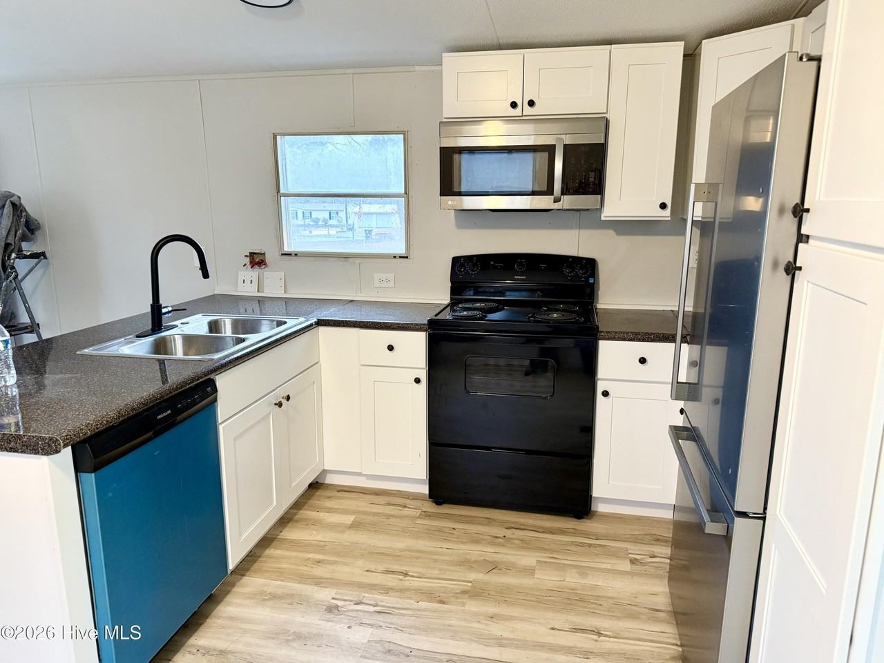 388 Kestrel Dr Sw - Photo 5 of 10