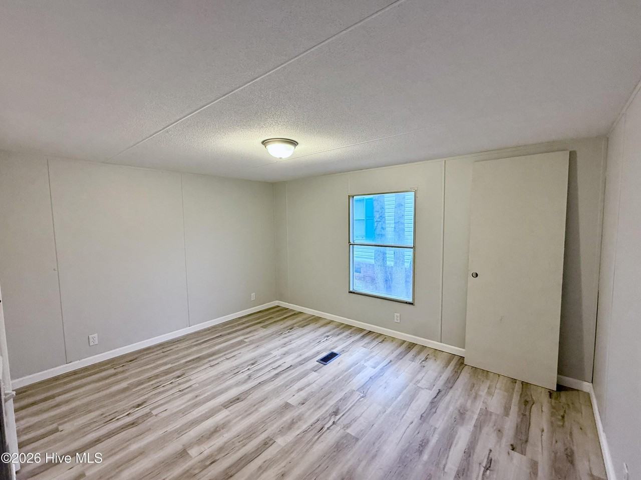 388 Kestrel Dr Sw - Photo 7 of 10