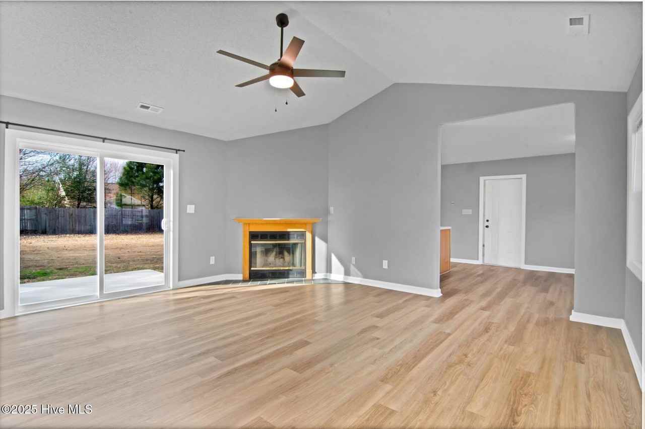 240 Parnell Rd - Photo 3 of 22