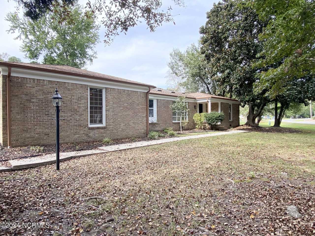 2 Crane Ct - Photo 2 of 18