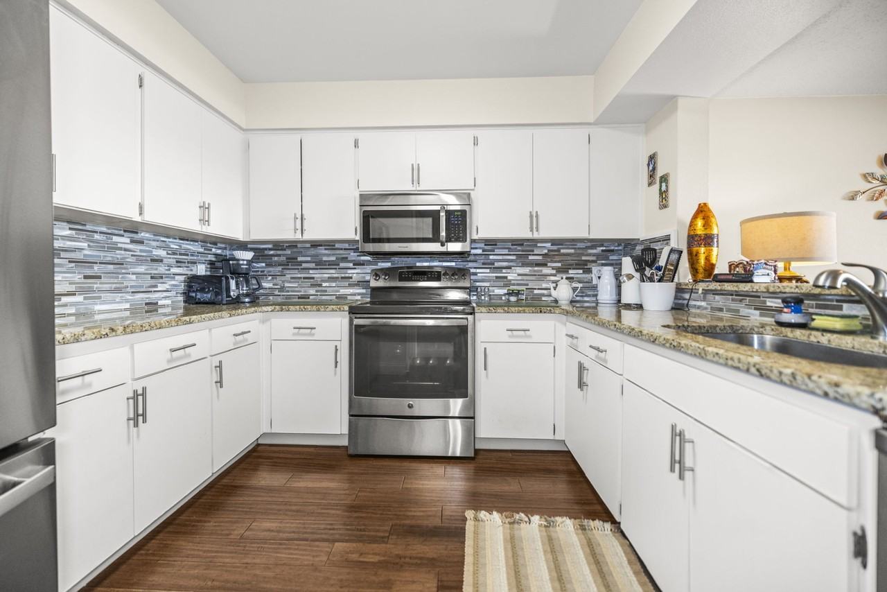 6826 Stones Throw Cir N #1 - Photo 4 of 10