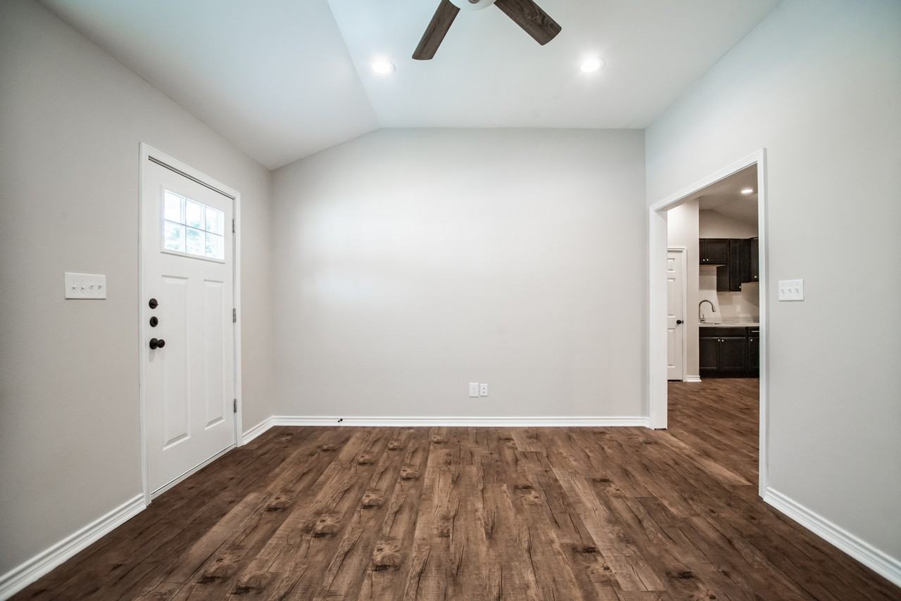 803 S Main St #803 - Photo 3 of 13