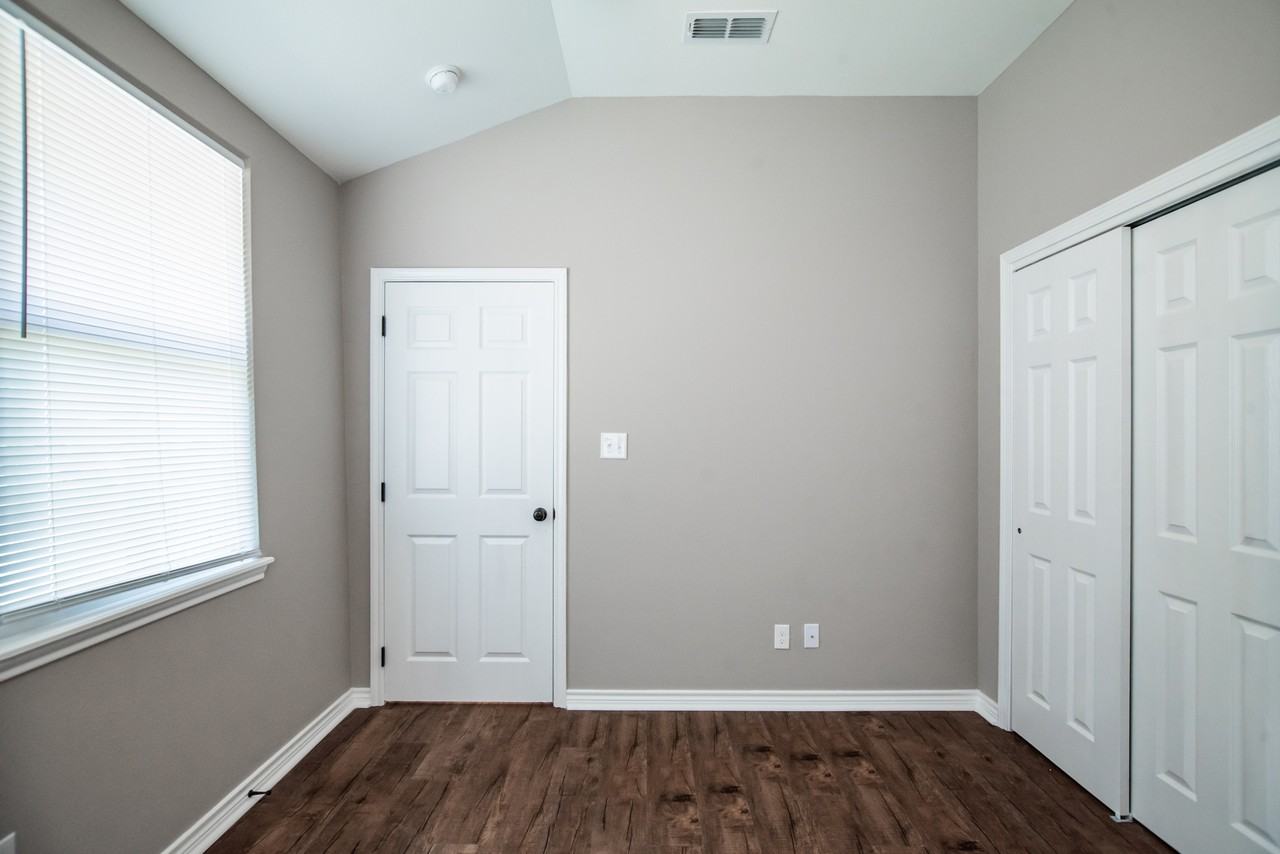 803 S Main St #803 - Photo 7 of 13