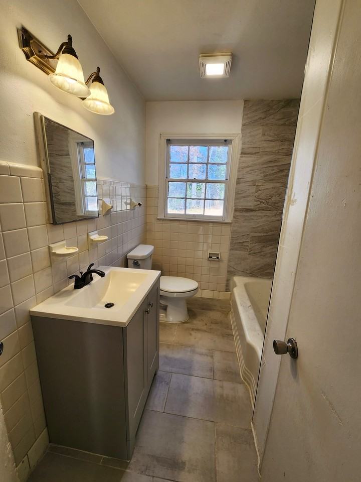 4208 50th Ave N #1 - Photo 4 of 8