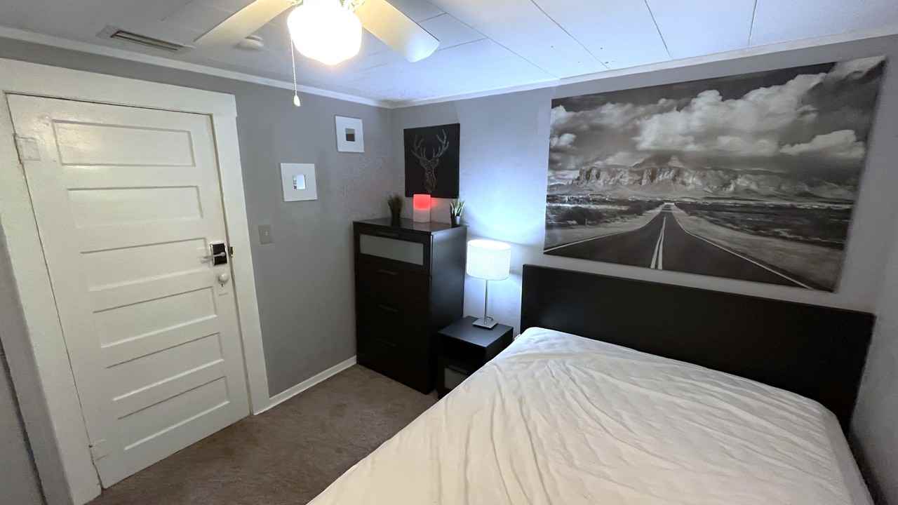 304 N Keech St #3 - Photo 5 of 22