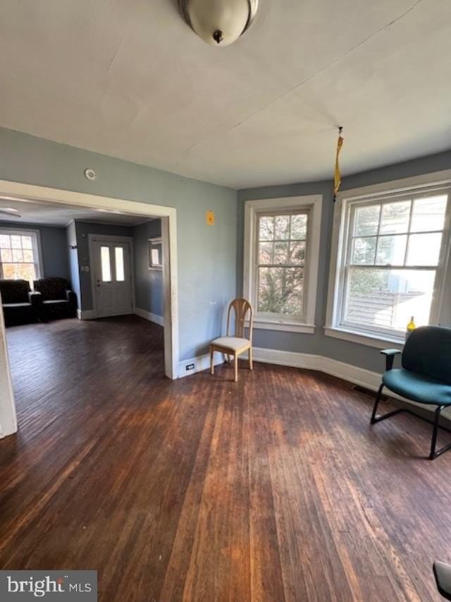 1136 Stirling St - Photo 7 of 20