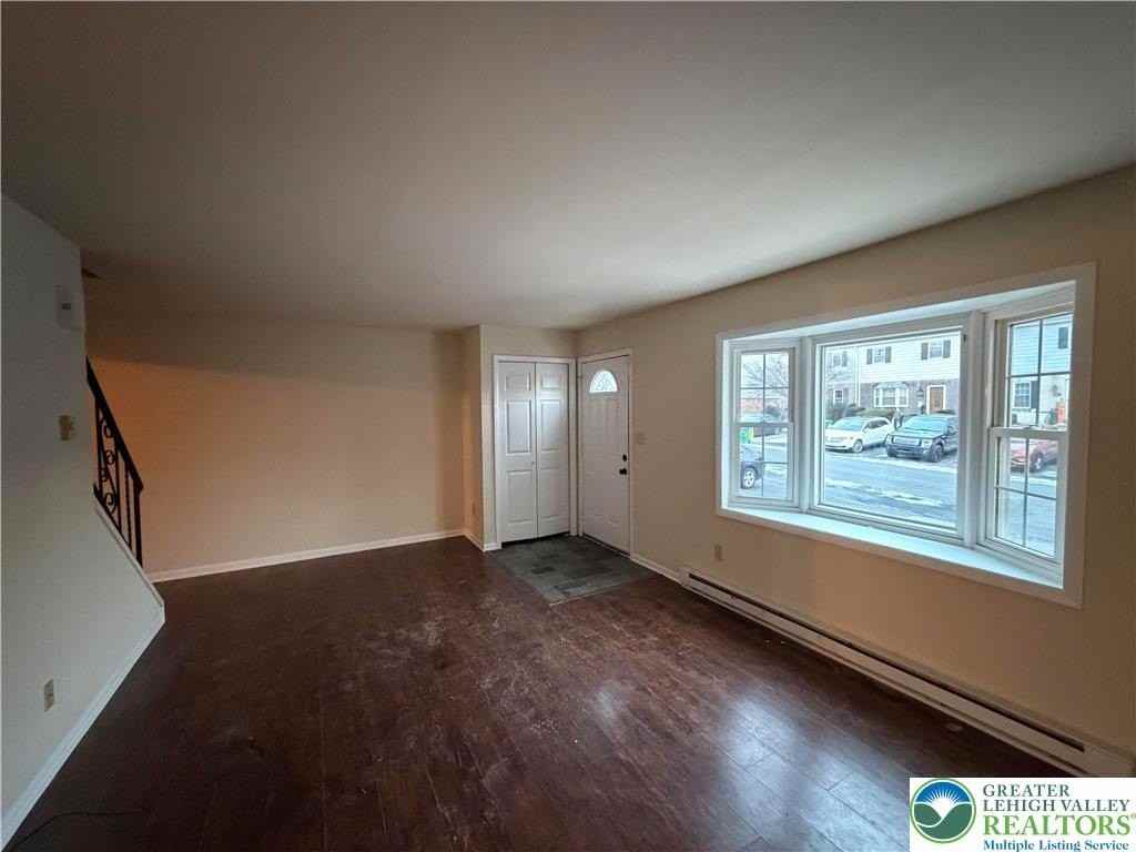 1199 Eagle St - Photo 4 of 11