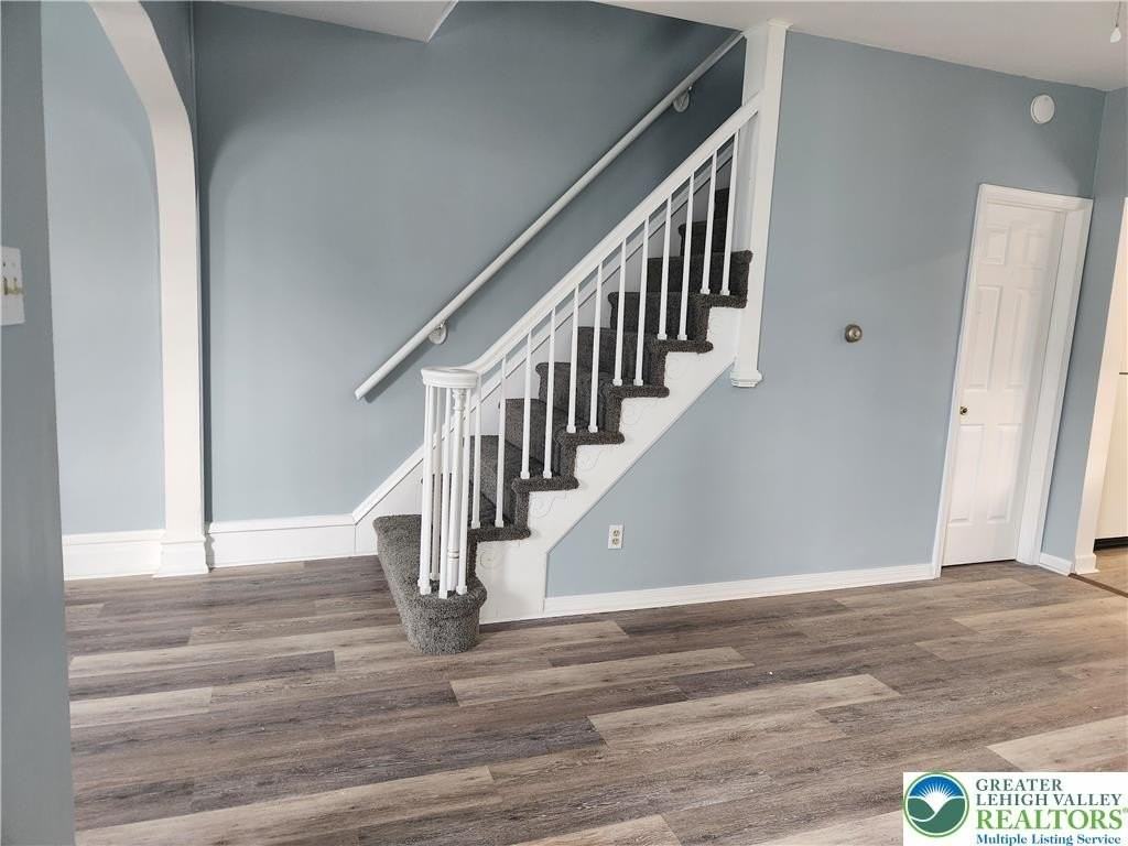 2325 Washington Ave - Photo 2 of 14