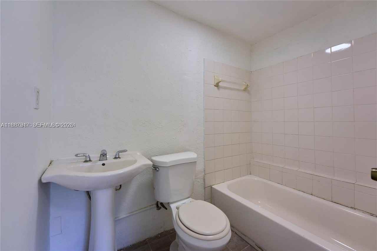 11501 Nw 27th Ave #2639 - Photo 5 of 8