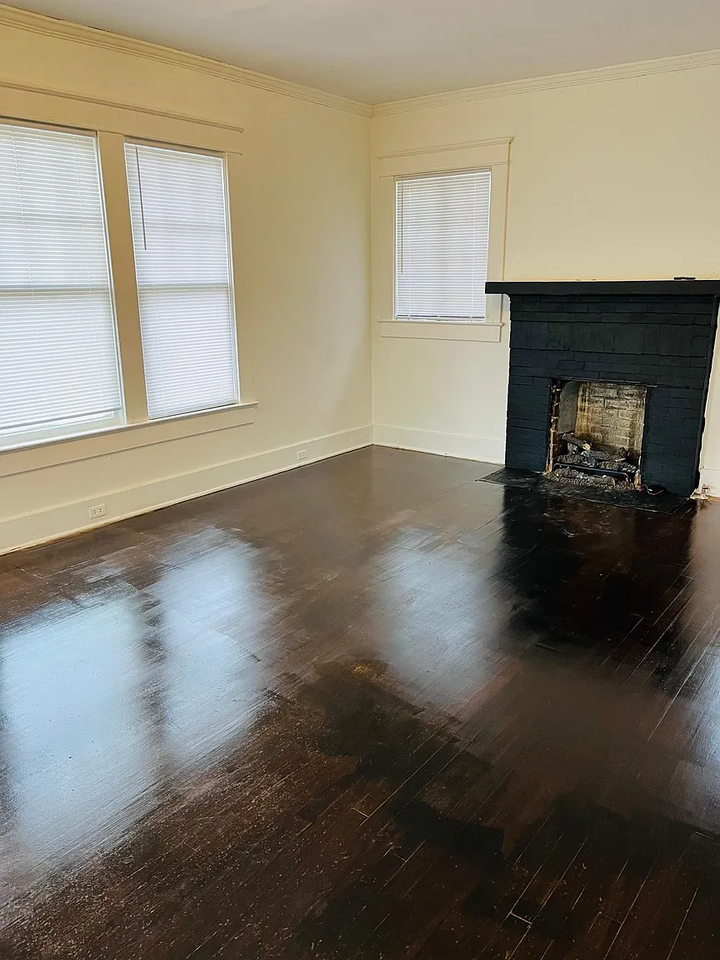 2307 22nd St #1 - Photo 2 of 5