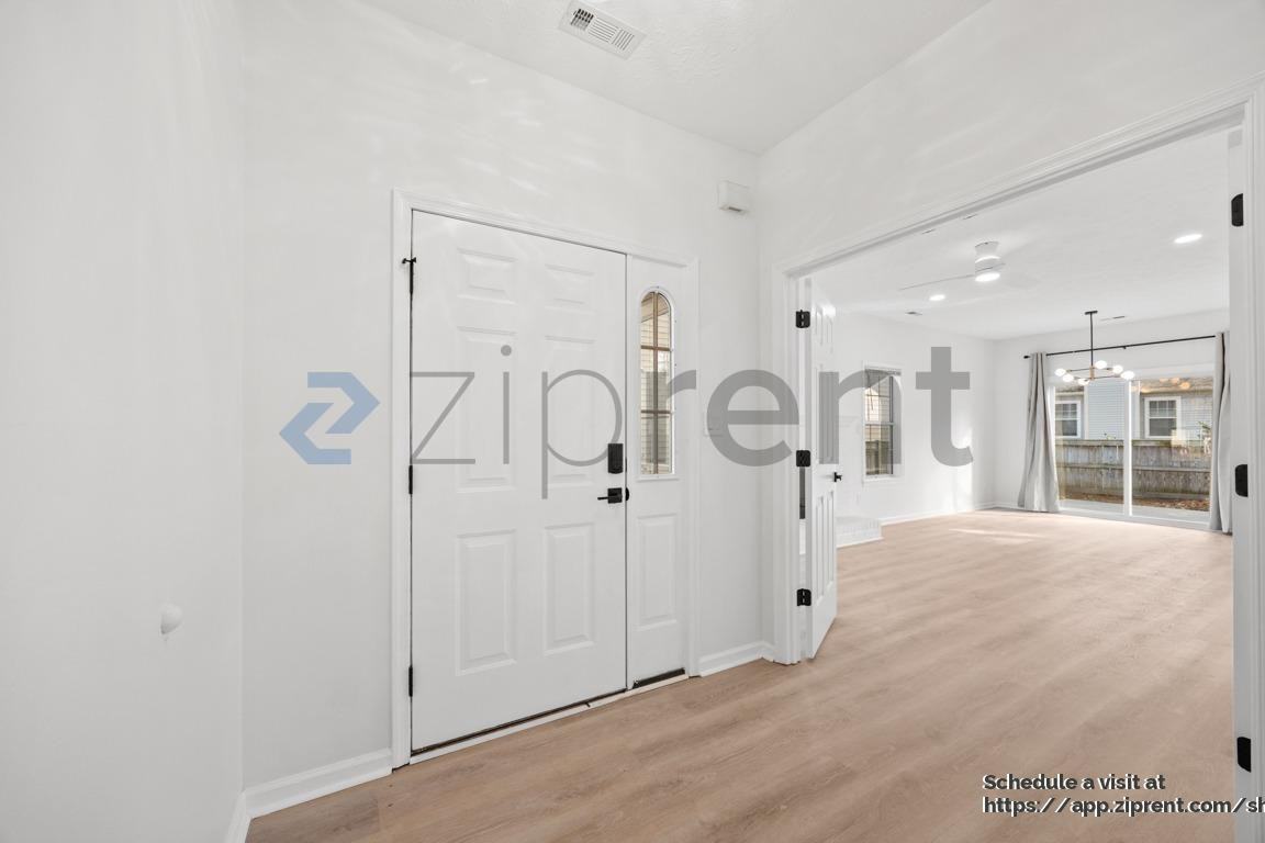 952 Heathland Dr - Photo 7 of 43