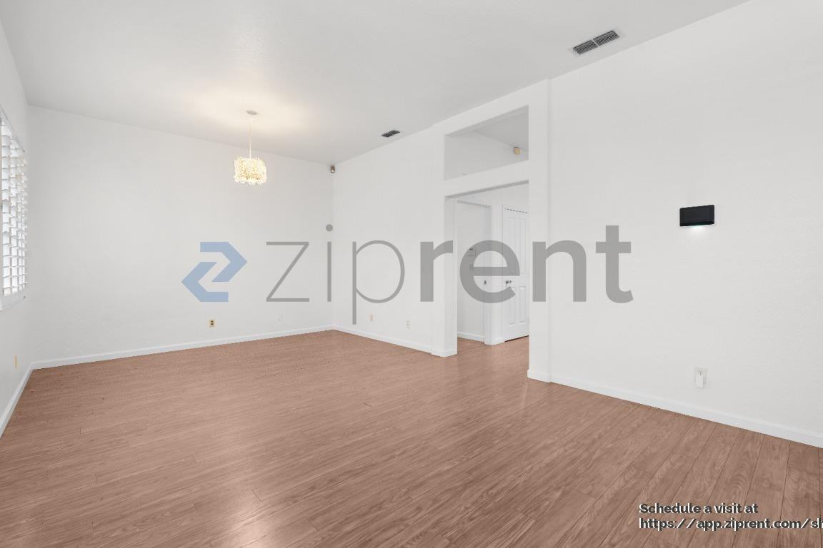 27 Silver Poplar Ct - Photo 2 of 16