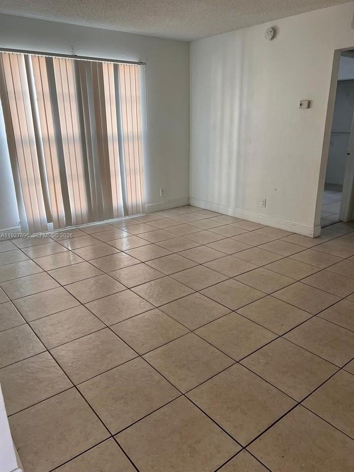 4431 Treehouse Ln #H - Photo 5 of 15