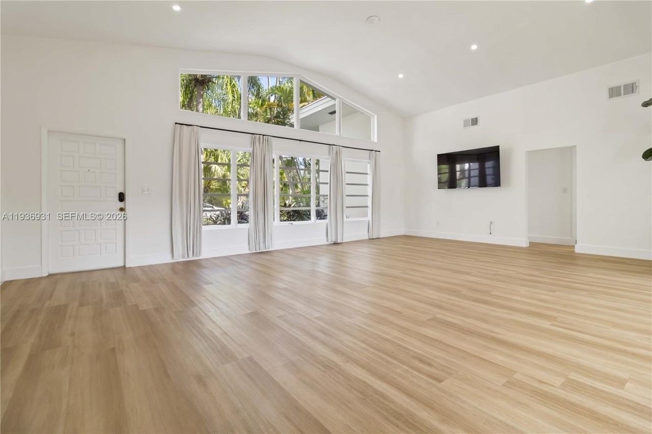 900 Belle Meade Island Dr #0 - Photo 3 of 12