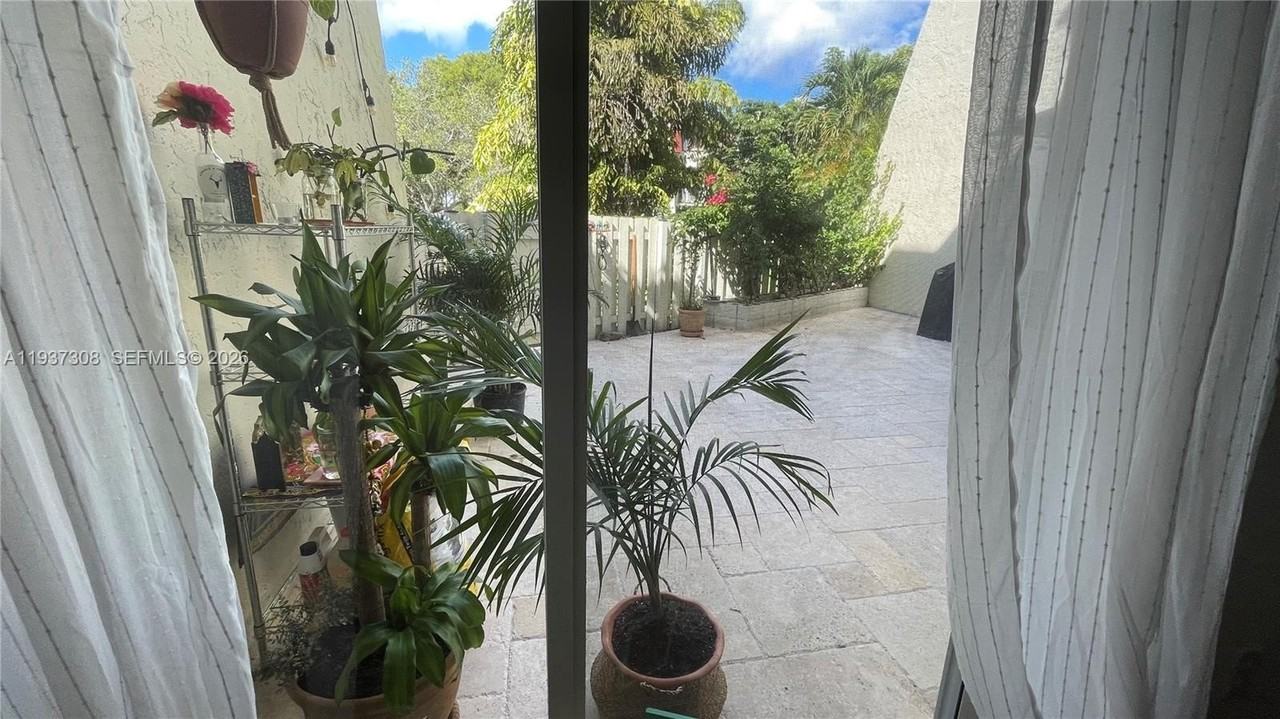 1651 Ne 115th St #1C - Photo 5 of 15