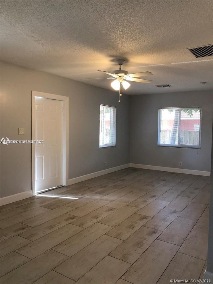 1235 Ne 3rd Ave #1 - Photo 3 of 21