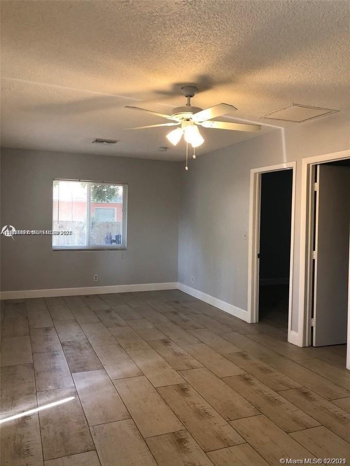 1235 Ne 3rd Ave #1 - Photo 4 of 21