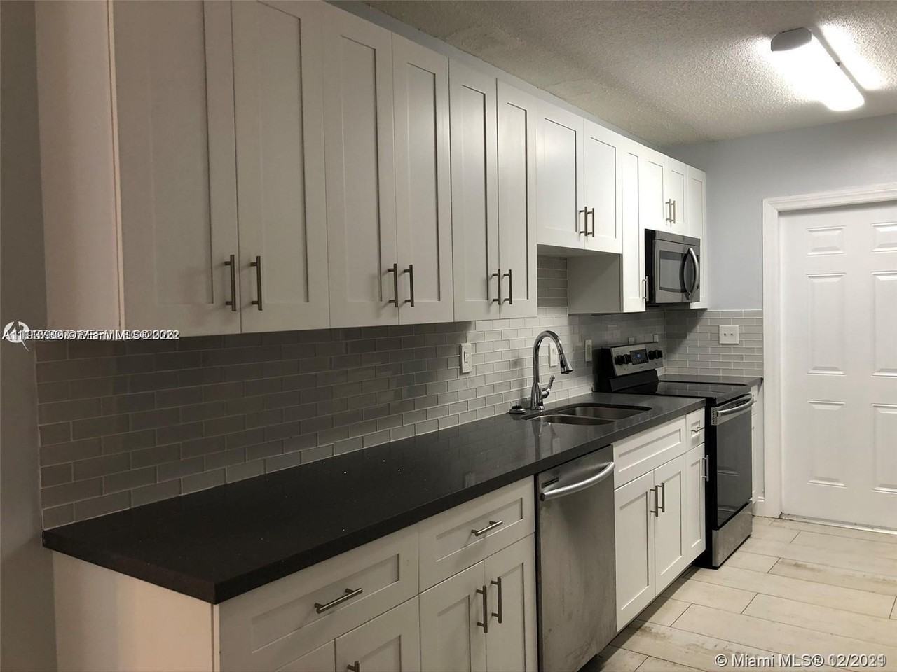 1235 Ne 3rd Ave #1 - Photo 5 of 21