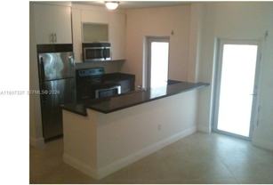 1034 Lenox Ave #8 - Photo 1 of 1