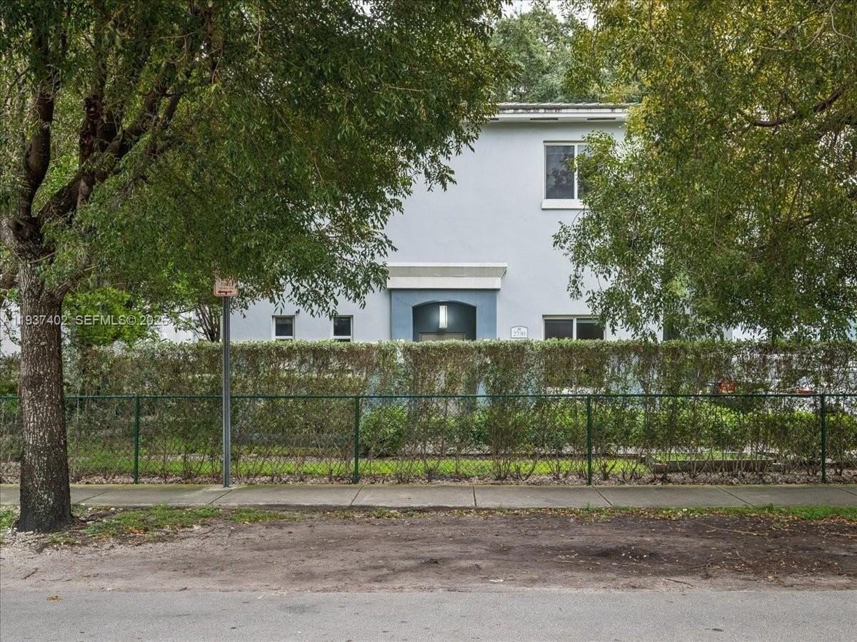 2730 Sw 26th St #2730 - Photo 2 of 21