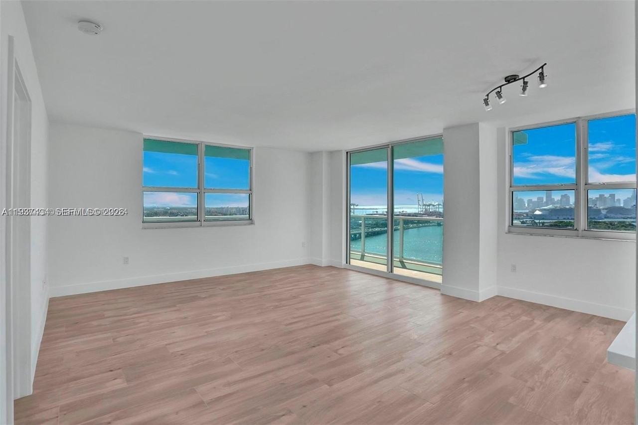 650 West Ave #2001 - Photo 5 of 33