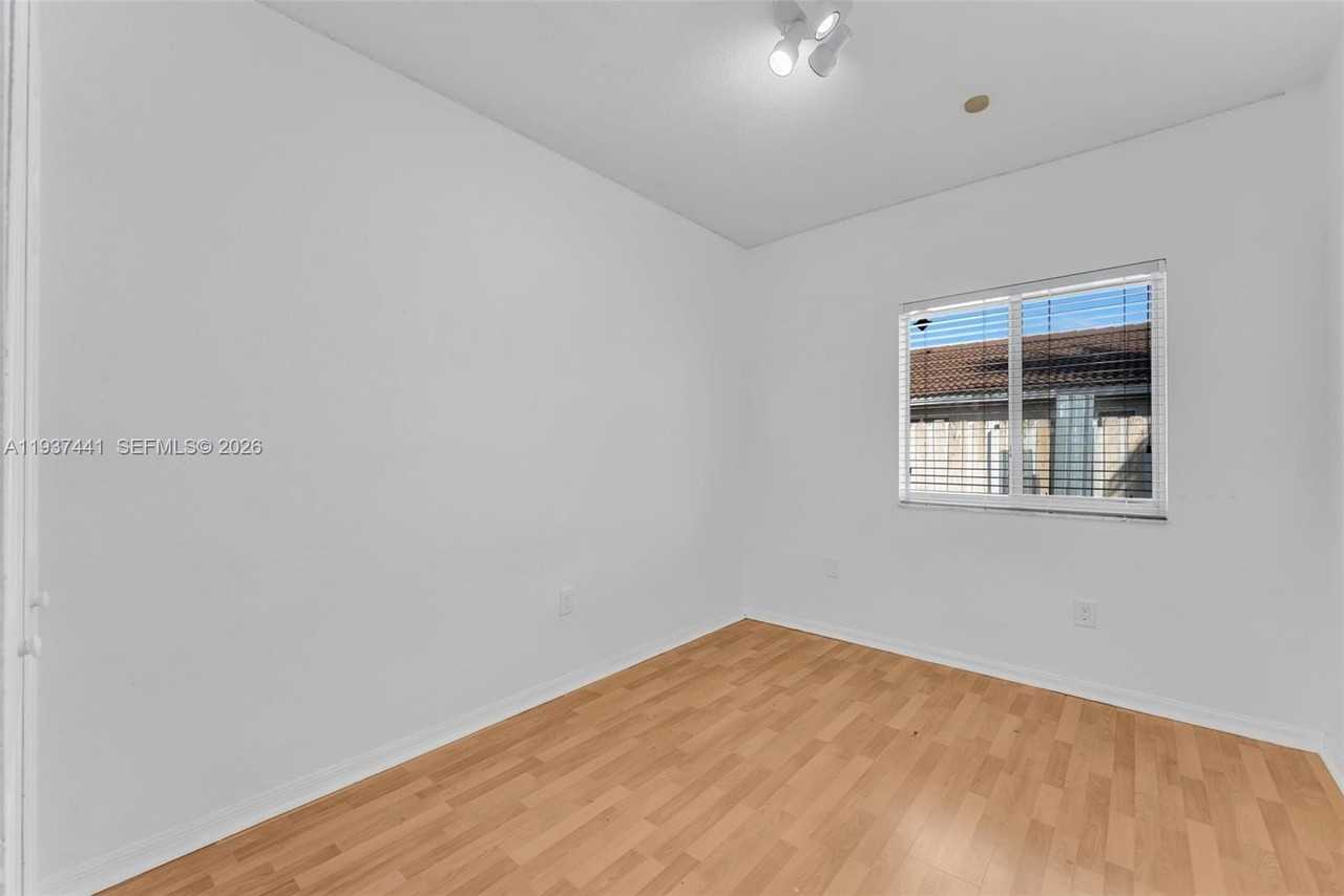 7665 Nw 183rd Ter #1405 - Photo 7 of 22