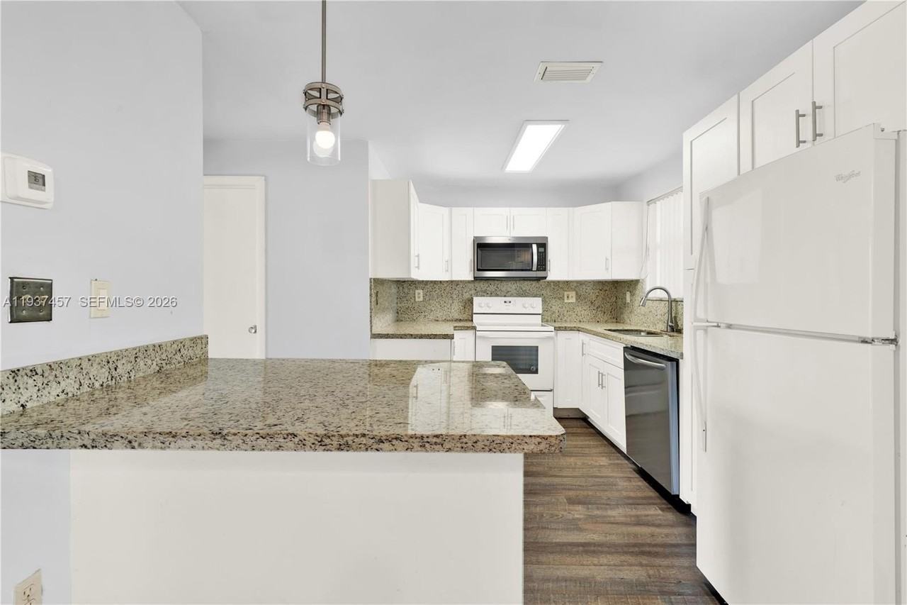 20537 Sw 92nd Ct #0 - Photo 5 of 34