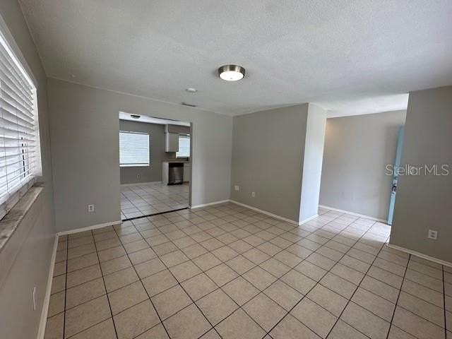 607 Clayton Cir - Photo 2 of 4