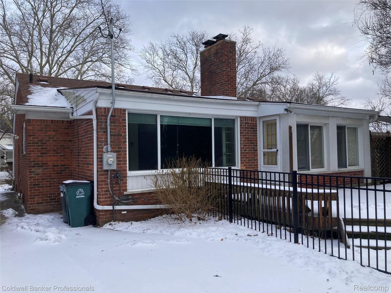 554 Merritt Ln - Photo 2 of 23