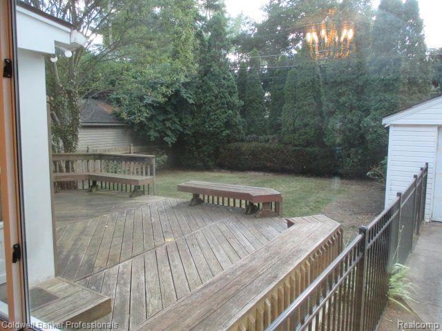 554 Merritt Ln - Photo 5 of 23