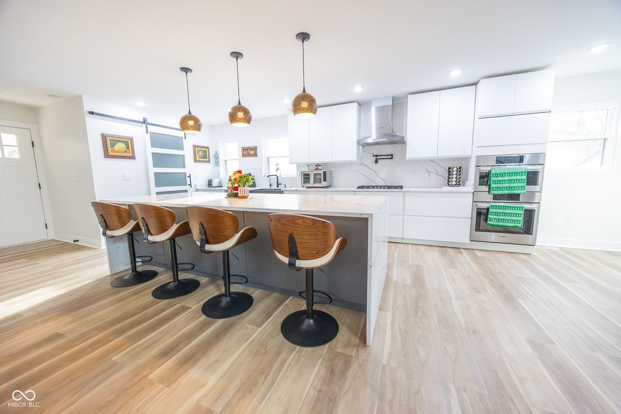 7980 Royal Ave - Photo 3 of 28